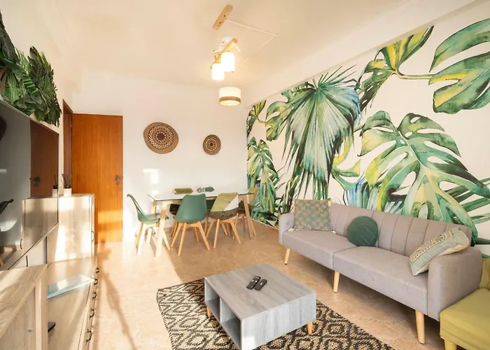 Cozy Apartment In Central Almada W Swing Chairs