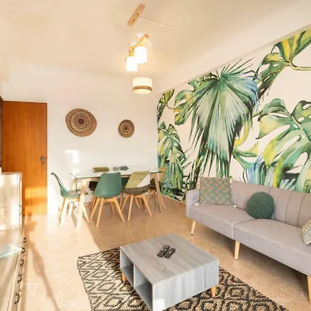 Cozy Apartment In Central Almada W Swing Chairs Zewnętrze zdjęcie
